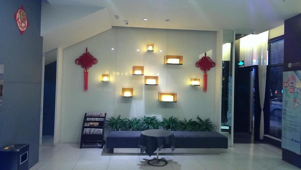 Jinjiang Inn Liuzhou Bubugao Square North Station Eksteriør billede